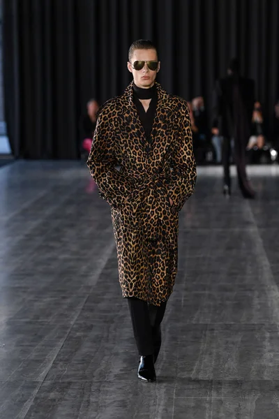 Look 26